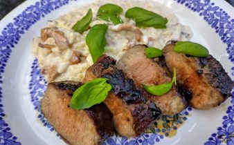 Karitsan ulkofile ja kantarellirisotto