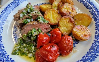Karitsan ulkofile, chimichurri ja parmesan perunat